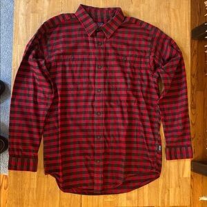 Patagonia Red and Black Flannel Organic Cotton Shirt Men's Medium